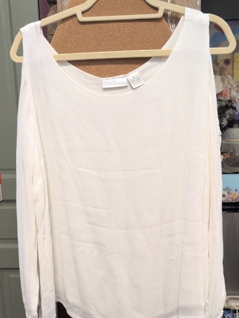 Soft Surroundings Cream Long Sleeve Scoop Neck Top With Cold Shoulder Sleeves